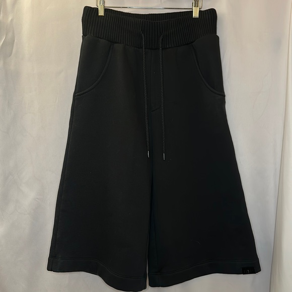 PUMA by RIHANNA black cropped fleece pants Small - Picture 1 of 3